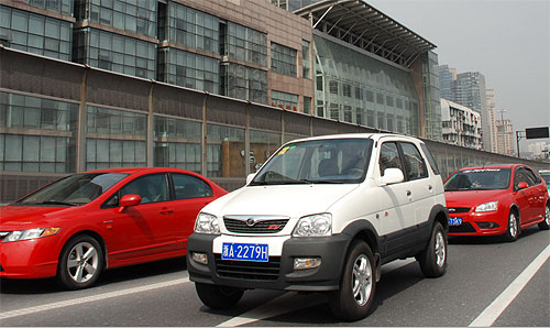 中国纯电动乘用车“第一牌”众泰2008EV亮相杭州